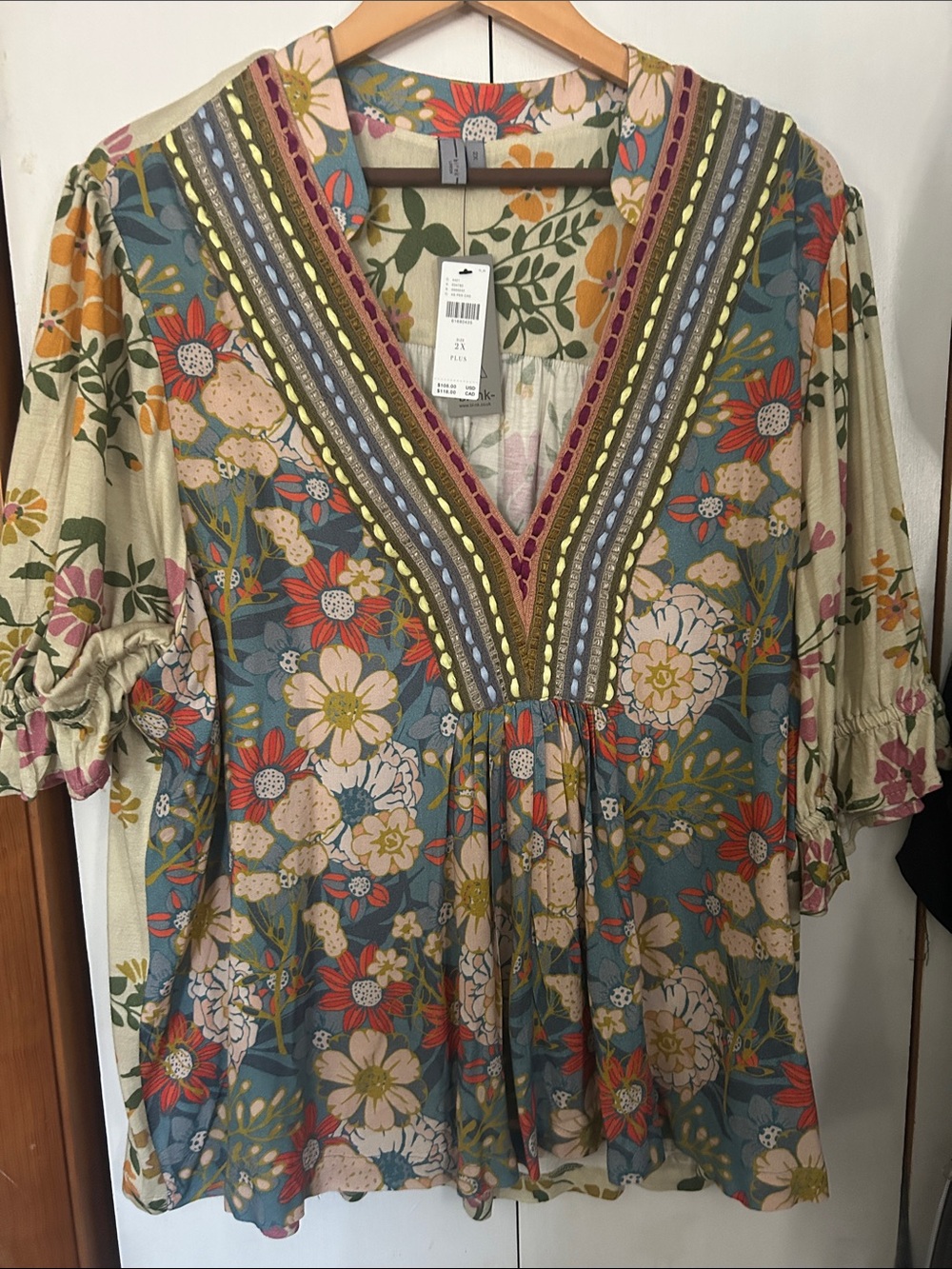 Bl-nk Boho Floral Embroidered V-Neck Top 2X Plus NWT